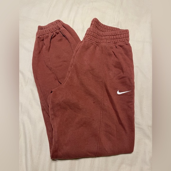 Nike Sweatpants - Picture 1 of 6